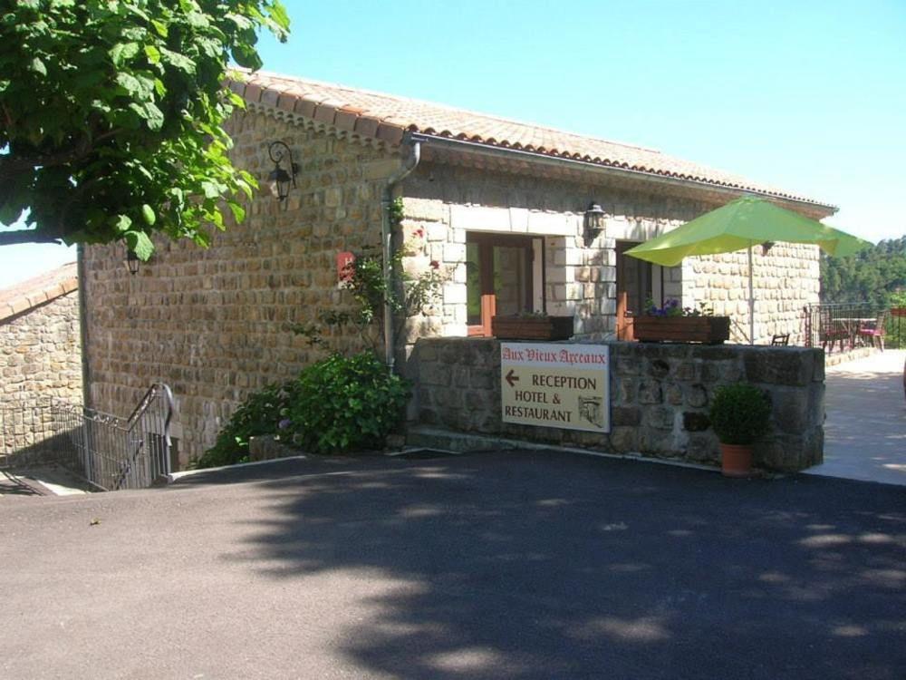 Hotel Aux Vieux Arceaux Mercuer Exterior foto