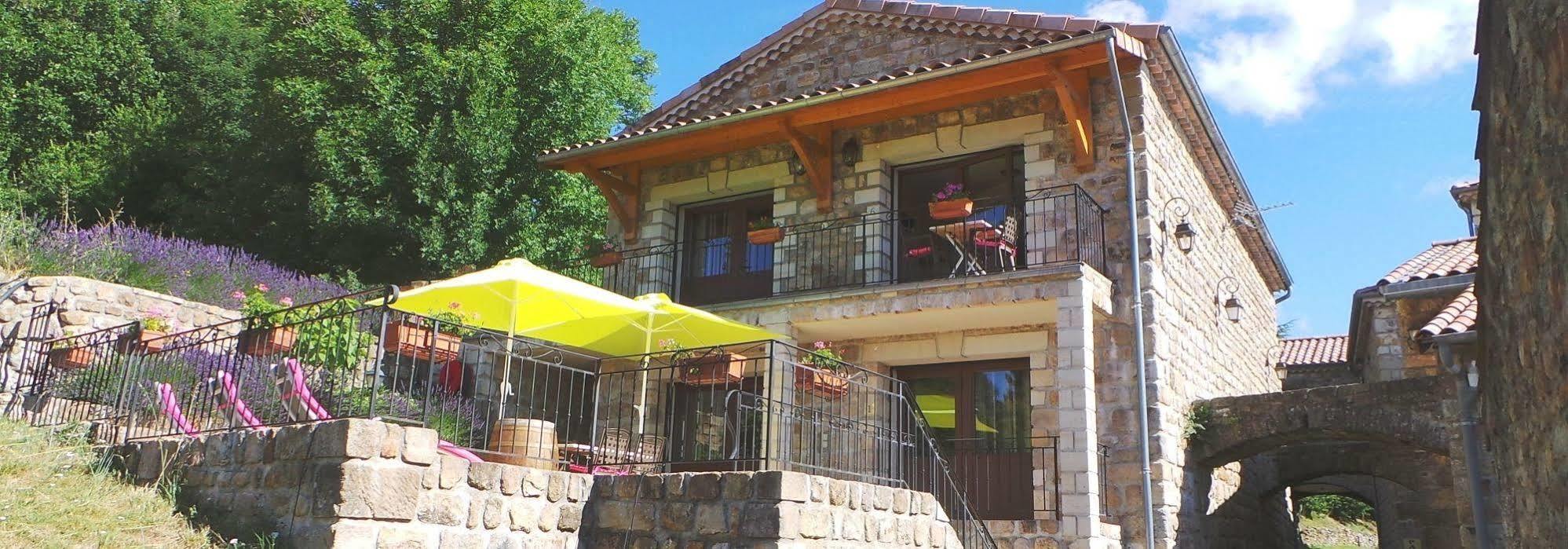 Hotel Aux Vieux Arceaux Mercuer Exterior foto